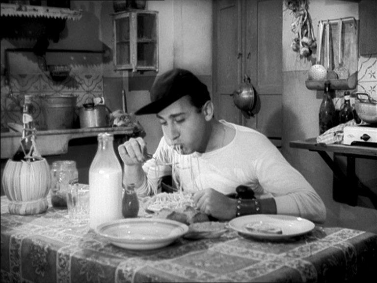 un_americano_a_roma_-_maccheroni