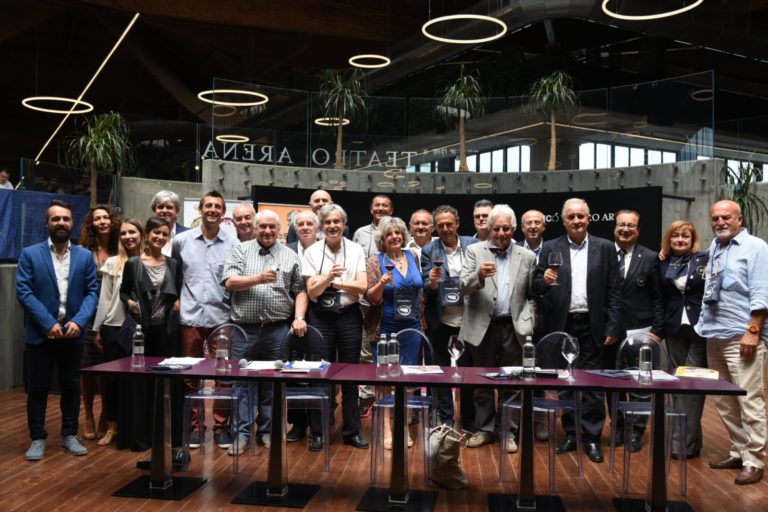 Foto-gruppo-conferenza-stampa-1