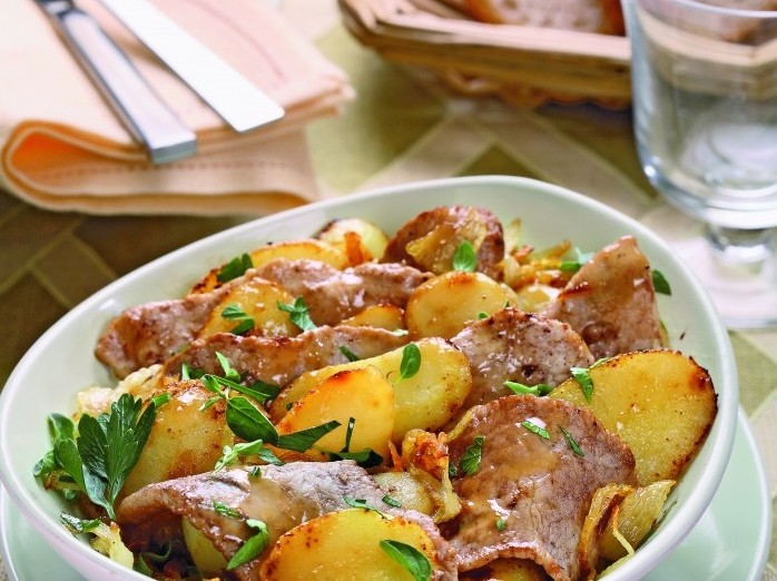 rosticciata-di-carne-e-patate-698x522