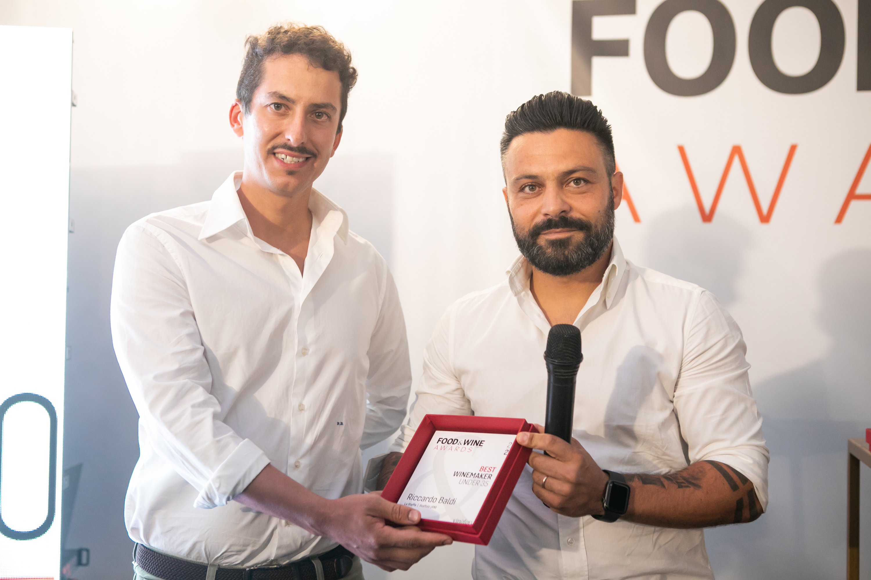 Riccardo Baldi de La Staffa e Emiliano De Venuti, CEO di Vinòforum - Premio Best Winemaker Under 35