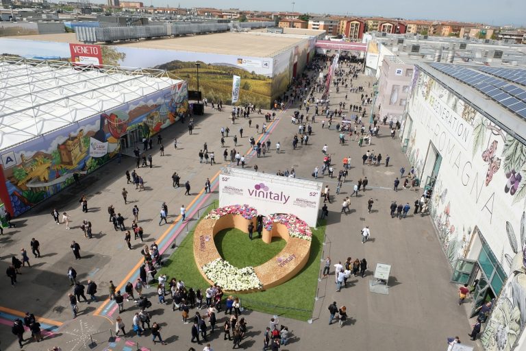 archivio-vinitaly_creditveronafiereennevi-8
