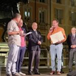 Marco-Profumo-ritira-il-premio-per-Le-Solane