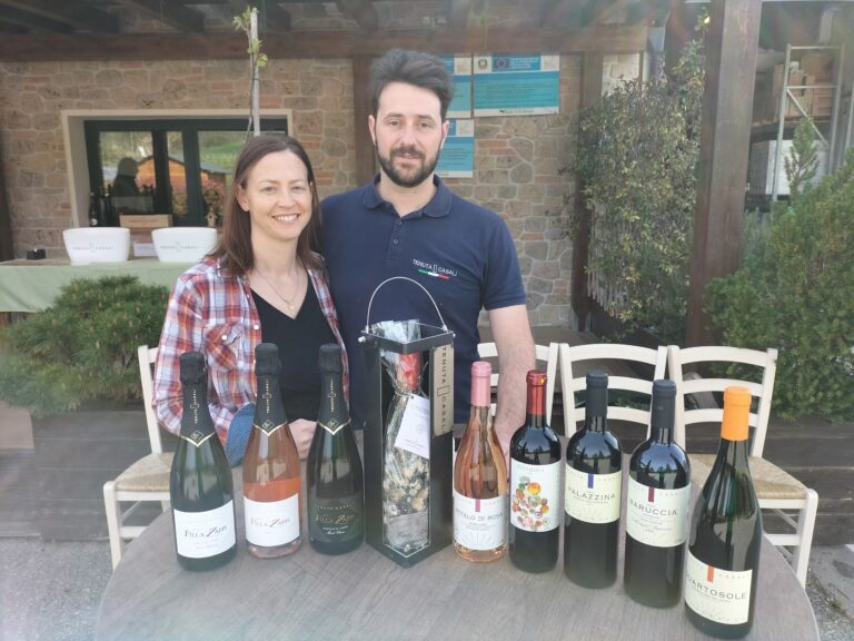 Silvia-e-Daniele-Casali-con-le-9-versioni-di-Sangiovese