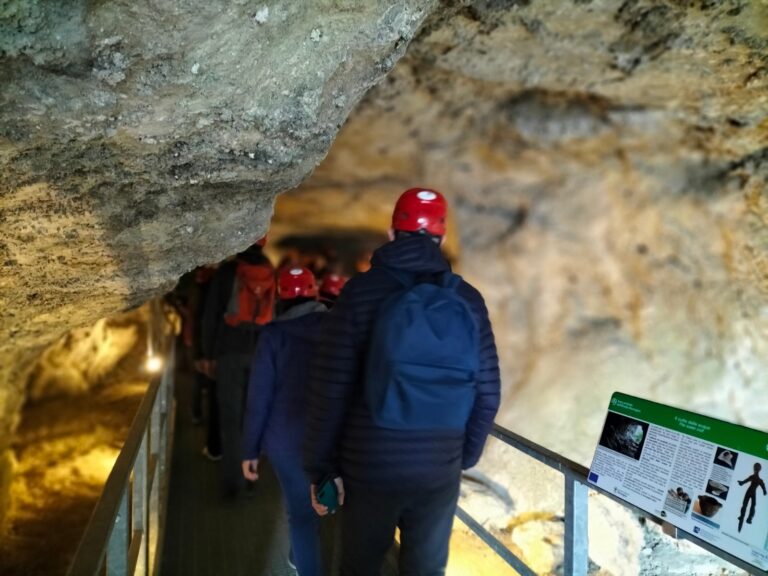 Visita-alla-Grotta-del-Re-Tiberio